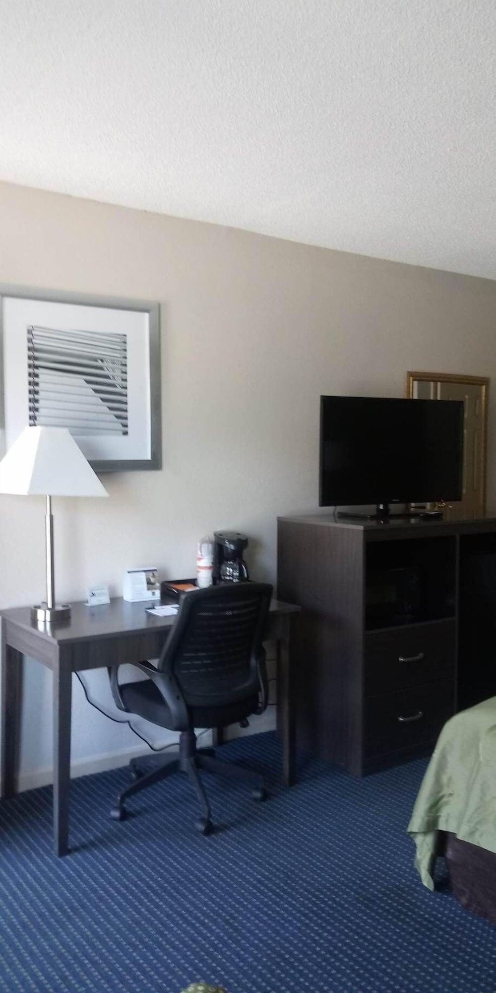 Quality Inn Little Creek Вирджиния Бийч Екстериор снимка