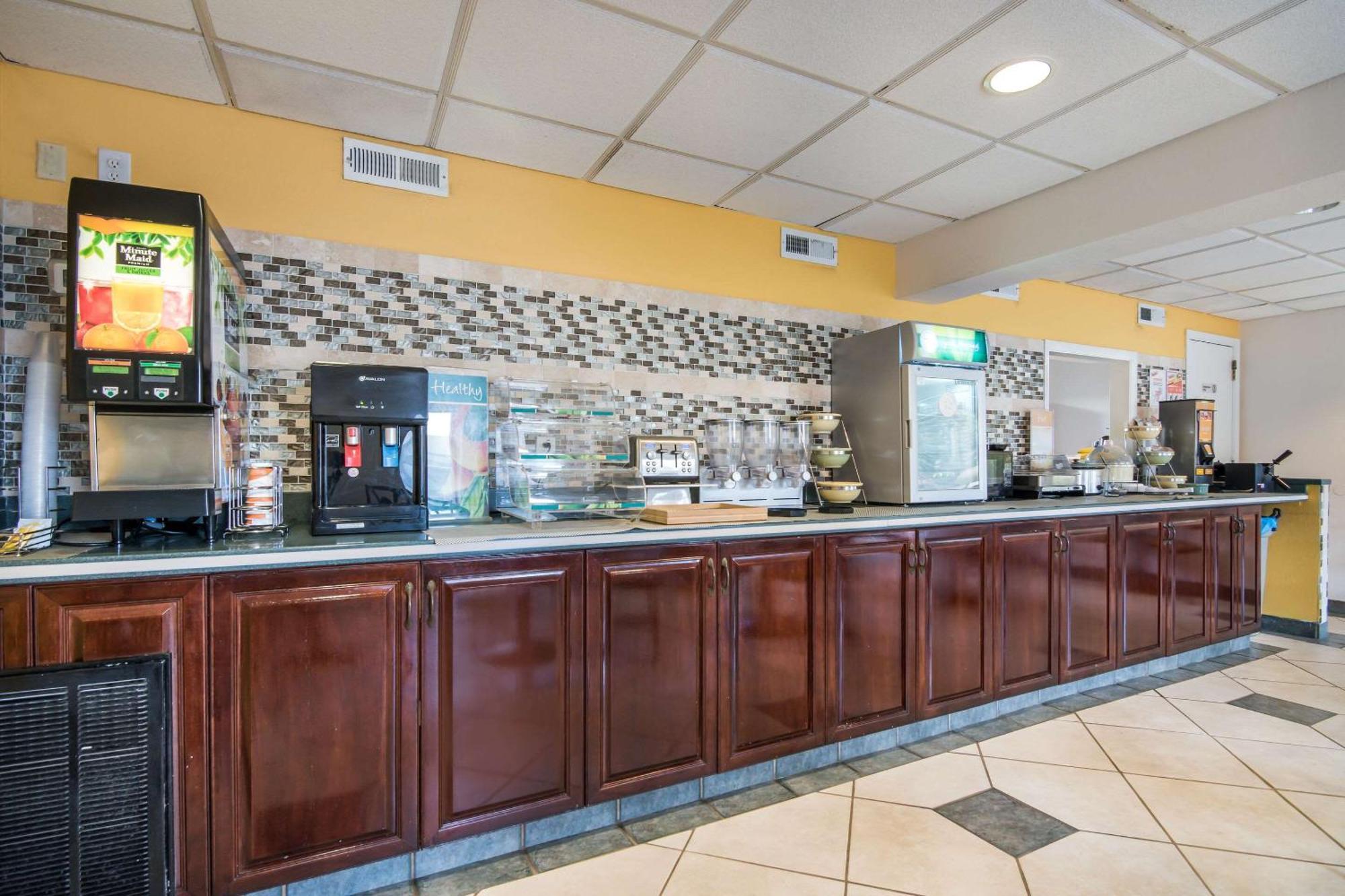 Quality Inn Little Creek Вирджиния Бийч Екстериор снимка