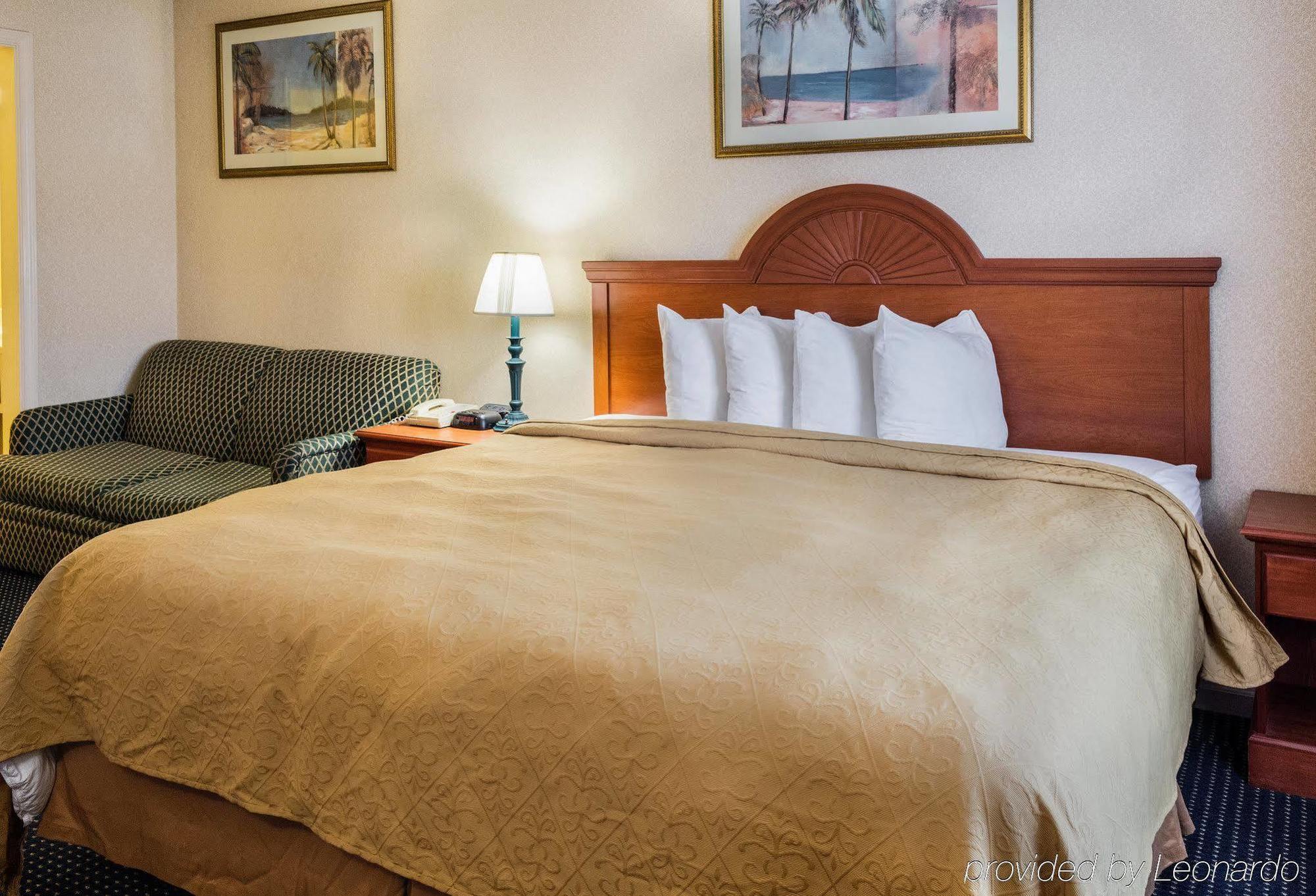 Quality Inn Little Creek Вирджиния Бийч Екстериор снимка