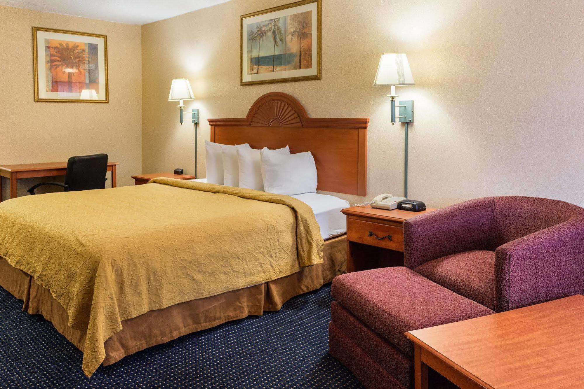 Quality Inn Little Creek Вирджиния Бийч Екстериор снимка